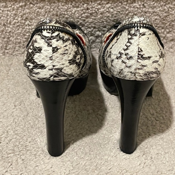 Via Spiga Jennifer Python Snake Skin Black Leather platform pumps - Picture 6 of 7